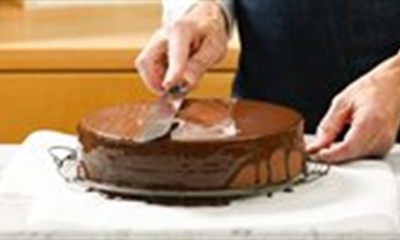 Picture - Torte überziehen 3