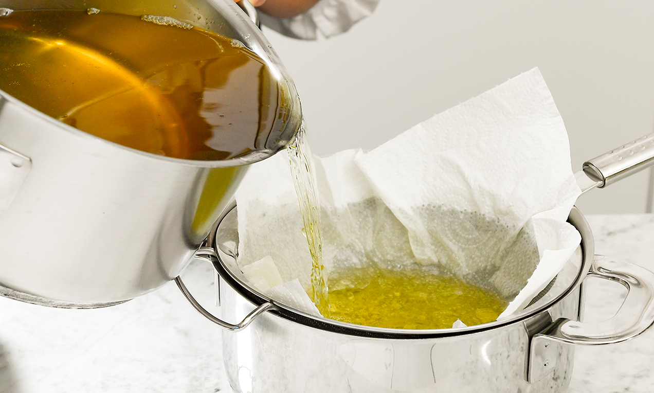 Benutztes Fett filtern 5982 Ausschnitt